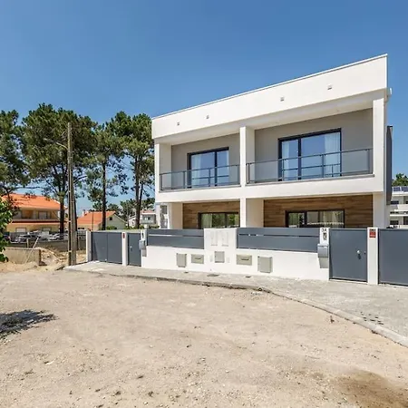 Moradia Familiar V4 Com Piscina