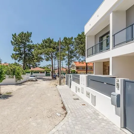 Moradia Familiar V4 Com Piscina
