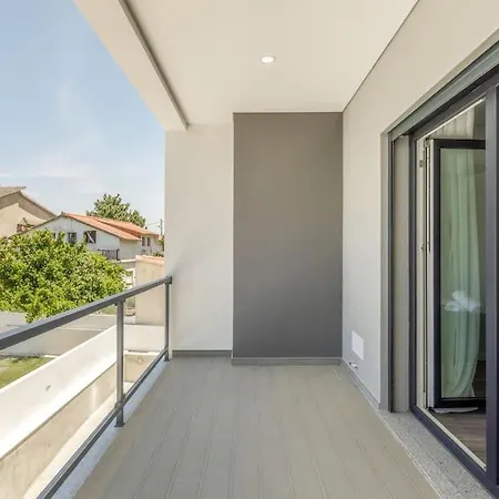 Appartamento Moradia Familiar V4 Com Piscina Fernão Ferro