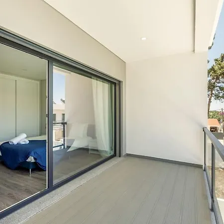 Apartment Moradia Familiar V4 Com Piscina *