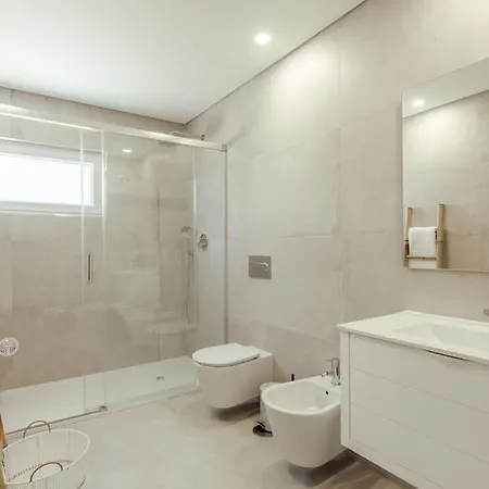 Moradia Familiar V4 Com Piscina Апартаменты *